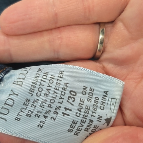 Judy Blue Jeans Womens 11/30 Mid Rise Pull On Boyfriend Fit Distressed Pants - Picture 7 of 10